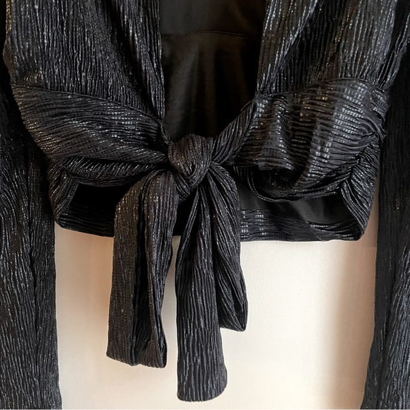 DO+BE Navy Puff Sleeve Open Tie Back Top Small - Picture 5 of 8